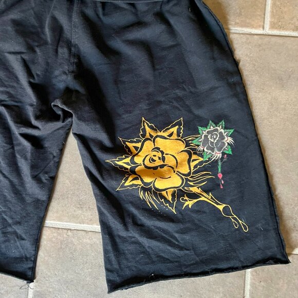 Ed Hardy Women's Black Knit Drawstring Rose Dripping Shorts Medium - Picture 5 of 9